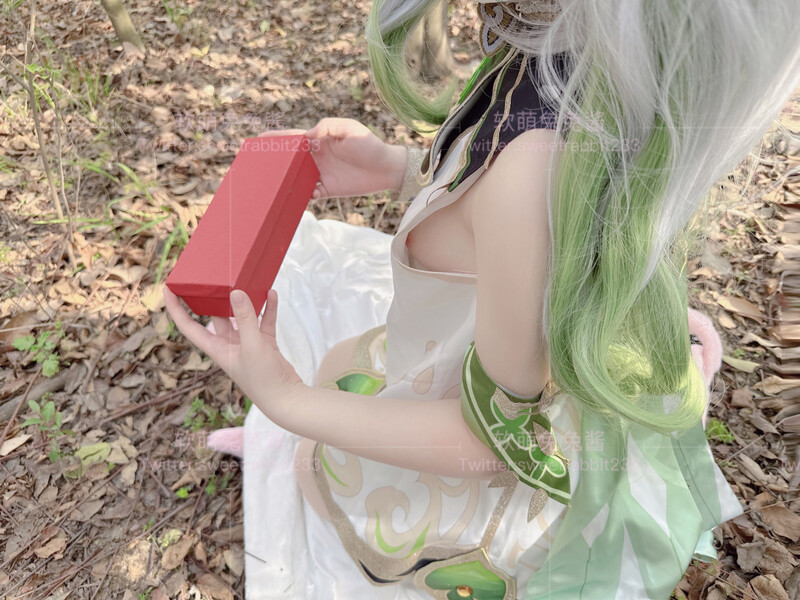 苗條美少女Yua穿白絲水手制服道具虐玩頂肏／白虎浵卡CosPlay裝擼玩肉棒騎乘狂插內射等 720p